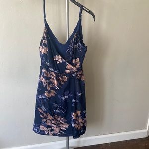 Lulu’s navy blue dress in Medium